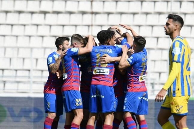 O Παναιτωλικός «καιγόταν», ο Βόλος έβγαλε φωτιές...