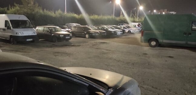 Πάτρα: Επιτέθηκαν ξανά στο πάρκινγκ της ΕΛΑΣ - Με εμπρηστικούς μηχανισμούς αυτή τη φορά