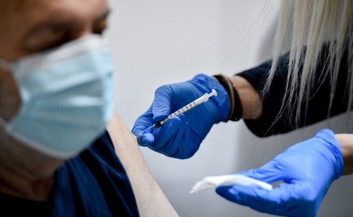 Κορονοϊός - εμβολιασμοί: Ανοίγει η πλατφόρμα για τις ηλικίες 30 έως 49