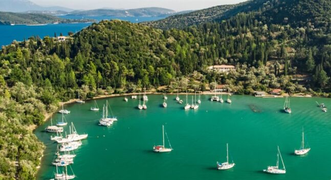 Η Telegraph προτείνει 15 ελληνικά νησιά για κάθε περίσταση