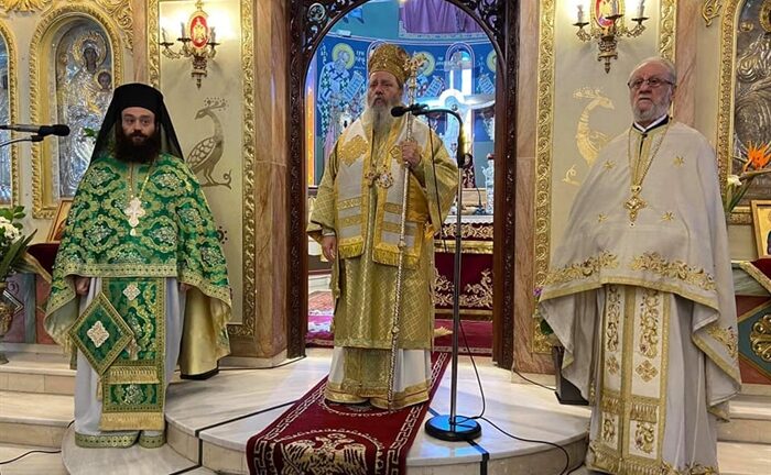 Ο Θεοφιλέστατος Επίσκοπος Κερνίτσης στον Αγιο Κωνσταντίνο και Ελένη Αγυιάς