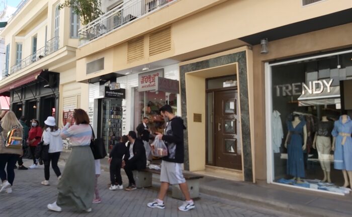 Ανοικτά και αύριο τα καταστήματα - Απεργία κήρυξε το Εργατικό Κέντρο