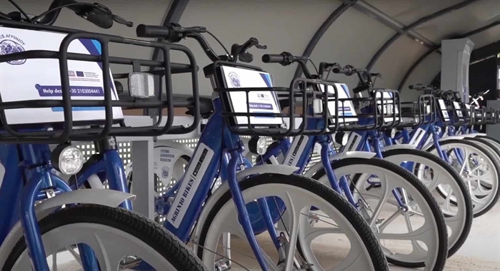 Αγρίνιο: Η πόλη από σήμερα κινείται με ηλεκτρικά ποδήλατα