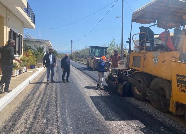 Ασφαλτοστρώνεται μεγάλο κομμάτι στην Ανδραβίδα