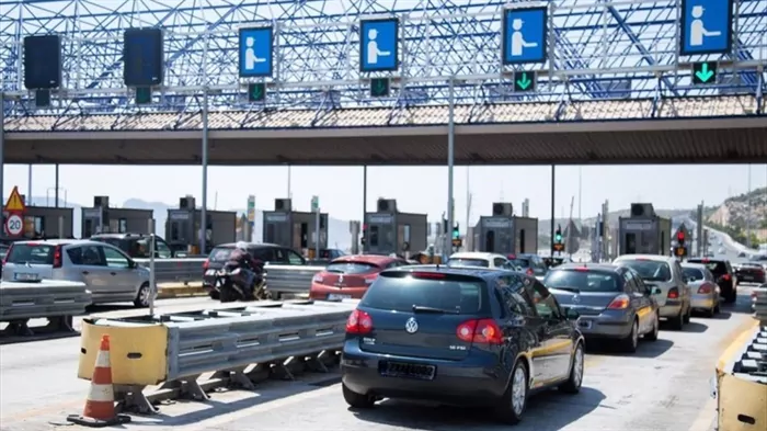 Αττική: Πάνω από 38.000 αυτοκίνητα πέρασαν σήμερα από τα διόδια