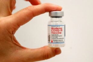 Moderna: Στην τελική ευθεία για νέο εμβόλιο κατά της «Όμικρον»