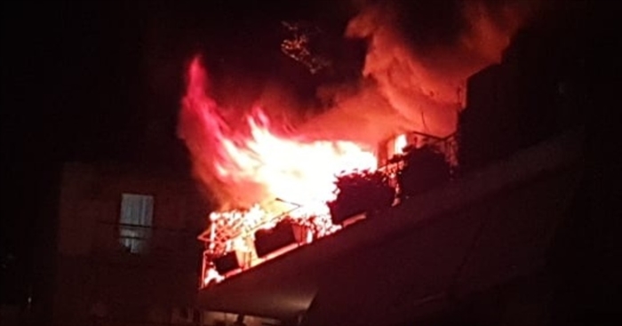 Πάτρα: Από μια λάμπαδα κάηκε το διαμέρισμα στην Ελ. Βενιζέλου