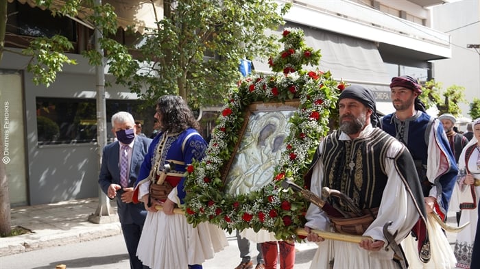 Αίγιο: Λιτός, αλλά λαμπρός ο εορτασμός της Πολιούχου Παναγίας Τρυπητής