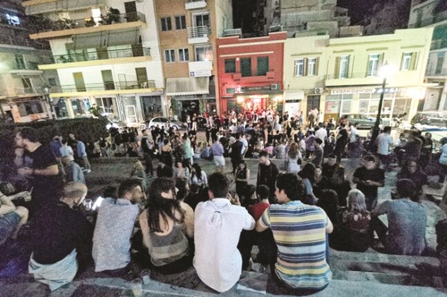 Αχαΐα: Ο κορονοϊός χάνει, η κοινωνία κερδίζει - Τι γίνεται με τα κορονοπάρτι στην Παντάνασσα
