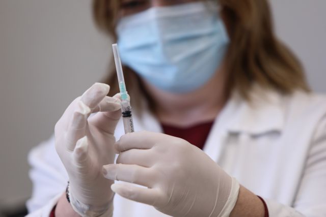 Υποχρεωτικός εμβολιασμός: Αντιστέκονται ακόμα οι υγειονομικοί