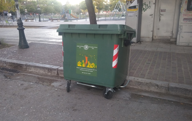 Πάτρα: Αντικαταστάθηκαν οι καμμένοι κάδοι της πόλης