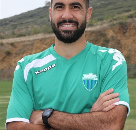 Το εκπληκτικό γκολ του Νέστορα Μυτίδη με τακουνάκι-λόμπα! Βίντεο