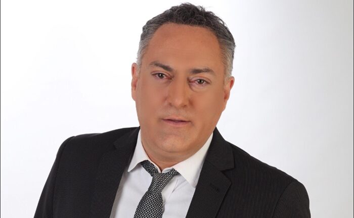Διαμαντής Διονυσίου: «Μονόδρομος το λαϊκό τραγούδι!» Διαμαντής Διονυσίου: «Μονόδρομος το λαϊκό τραγούδι!»