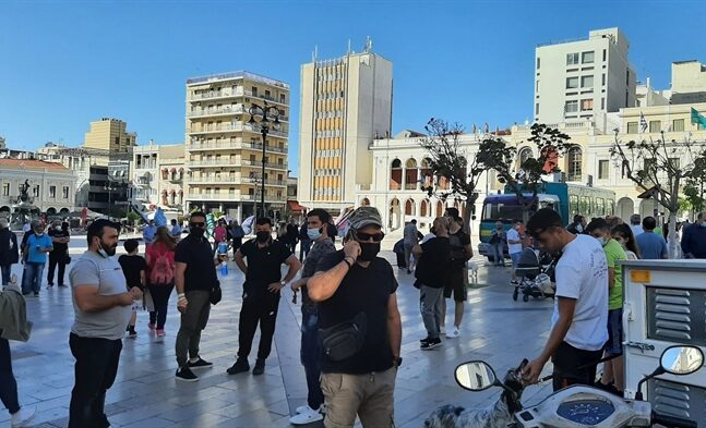 Πάτρα: Συγκέντρωση-διαμαρτυρία για το νομοσχέδιο για τα "ζώα συντροφιάς"
