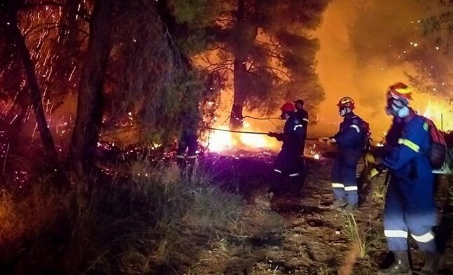 Αρχηγός Πυροσβεστικής Κολοκούρης: Σε ύφεση η φωτιά στον Σχίνο Κορινθίας -Ζημιές σε σπίτια