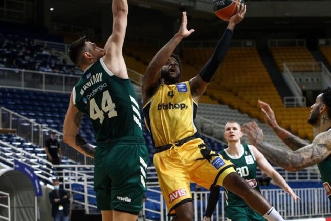 Ολοζώντανη η ΑΕΚ, ισοφάρισε 1-1 τον Παναθηναϊκό