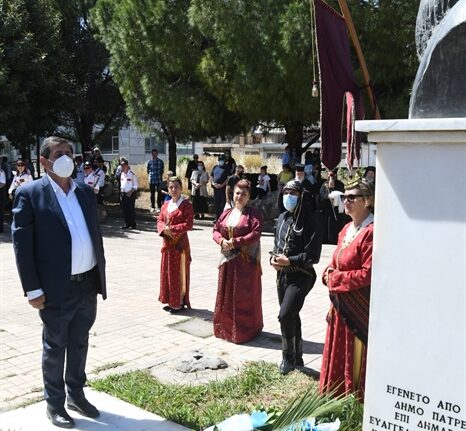 Πάτρα: Στεφάνι στο Μνημείο στην Πλατεία Ποντιακού Ελληνισμού κατέθεσε ο Πελετίδης