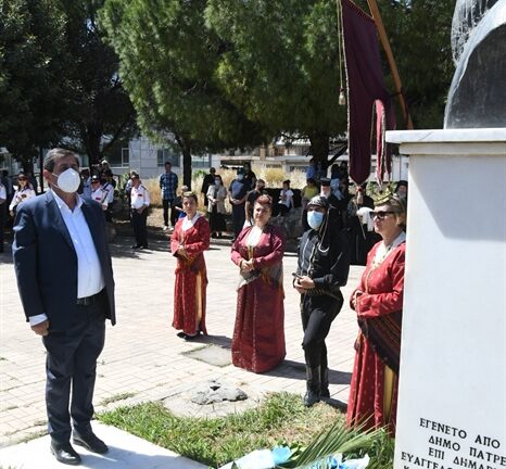 Πάτρα: Στεφάνι στο Μνημείο στην Πλατεία Ποντιακού Ελληνισμού κατέθεσε ο Πελετίδης