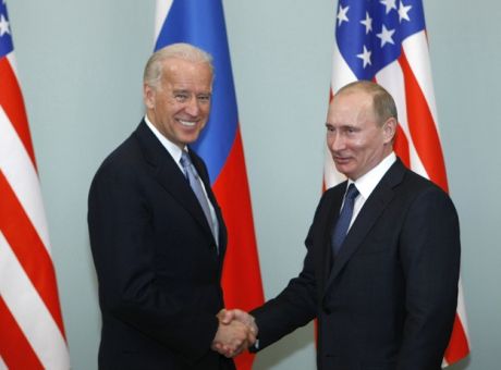 Μπάιντεν: «Θα πω στον Πούτιν ότι οι ΗΠΑ δεν θα επιτρέψουν στην Ρωσία να παραβιάζει τα ανθρώπινα δικαιώματα»