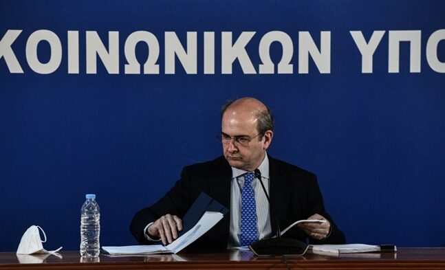 Χατζηδάκης: Πώς θα λειτουργεί η ψηφιακή κάρτα εργασίας