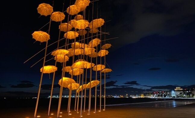 Πορτοκαλί οι «Ομπρέλες» για το μελάνωμα και τον καρκίνο του δέρματος