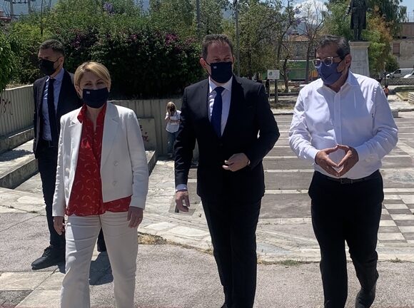Πάτρα: Στα Προσφυγικά ο Πέτσας - Τι ανακοίνωσε για την ανάπλαση