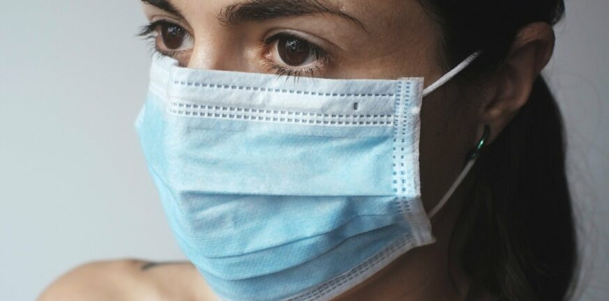 Χωρίς μάσκα υπάρχει ο κίνδυνος της επανεμφάνισης της πανδημίας