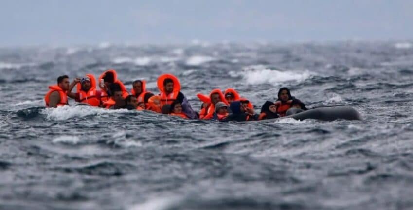 Νέα προσάραξη πλοίου με 92 μετανάστες στη Μάνη - Συνελήφθησαν τρεις διακινητές
