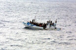 Κύθηρα: 12 παιδιά ανάμεσα στους 71 μετανάστες που έφτασαν την Πέμπτη στο νησί