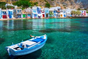 Μήλος και Χαλκιδική: Κορυφαίες παραλίες για την Ελλάδα το 2023