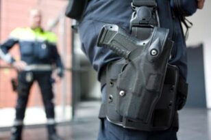 Θεσσαλονίκη: Αστυνομικός πήγε για τσουρέκια και ξέχασε το όπλο ΒΙΝΤΕΟ