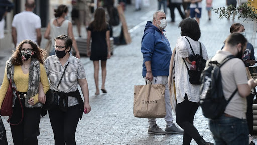 Καταργείται η μάσκα στους εξωτερικούς χώρους - Ποιοι δεν θα κάνουν self test