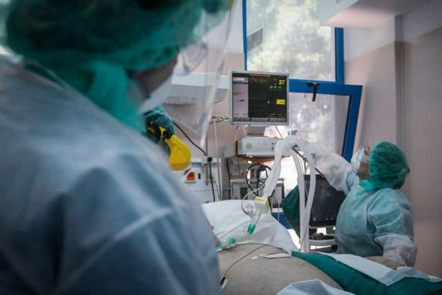 Πάτρα - Κορoνοϊός: Πόσα άτομα νοσηλεύονται στις ΜΕΘ των δύο μεγάλων νοσοκομείων