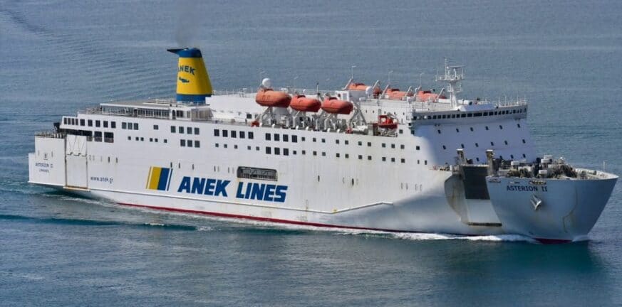 Πλοίο με 229 επιβάτες προσέκρουσε στο λιμάνι της Ηγουμενίτσας - Ερχόταν στην Πάτρα