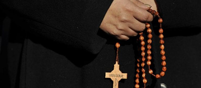 Aγρίνιο: Ανατριχιαστικές λεπτομέρειες για την δράση του ιερέα που συνελήφθη για βιασμό