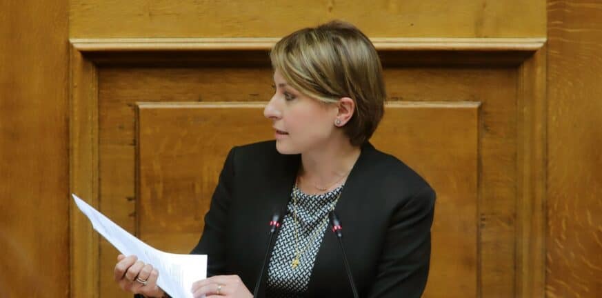 Αλεξοπούλου: Ζητά σύνταξη για τις άγαμες μητέρες με ανήλικα τέκνα Αλεξοπούλου: Ζητά σύνταξη για τις άγαμες μητέρες με ανήλικα τέκνα