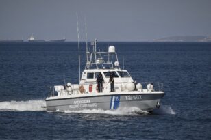 Σκάφος με παράτυπους μετανάστες εντοπίστηκε στην παραλία της Γλύφας