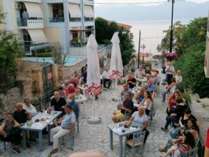 Αίγιο: Εκδήλωση μελών του ΣΥΡΙΖΑ για το νέο νομοσχέδιο στα Εργασιακά