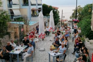 Αίγιο: Εκδήλωση μελών του ΣΥΡΙΖΑ για το νέο νομοσχέδιο στα Εργασιακά