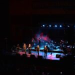 Πάτρα: Ήταν όλοι εκεί για τον Θάνο Μικρούτσικο - Μια μουσική παράσταση με σπουδαίες ερμηνείες! ΦΩΤΟ
