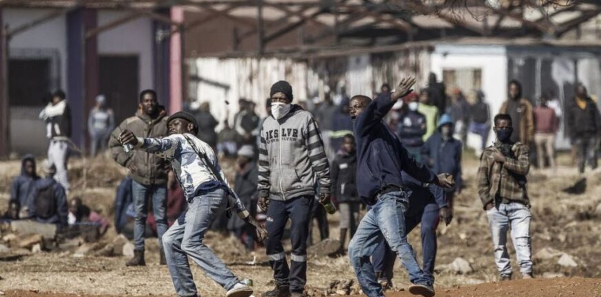 Νότια Αφρική: 117 οι νεκροί από τα βίαια επεισόδια