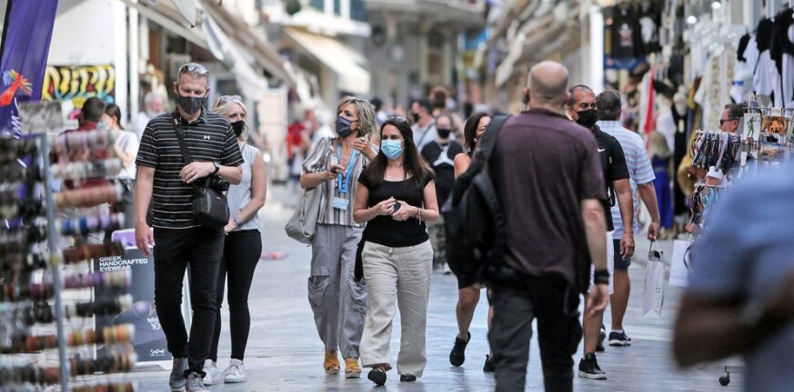 Η Κύπρος επανάφερε τη χρήση υποχρεωτικής μάσκας σε κλειστούς χώρους