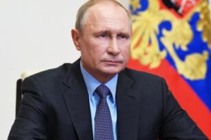 Το Κίεβο κατηγορεί ο Πούτιν για τη φωτιά στον πυρηνικό σταθμό της Ζαπορίζια