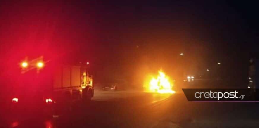 Κρήτη: Στις φλόγες αυτοκίνητο στο Ηράκλειο - Τελευταία στιγμή σώθηκαν δύο άτομα