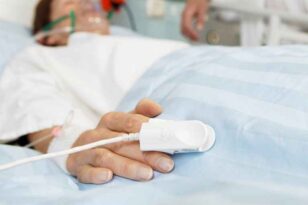 Νοσοκομείο Ρίου: Διασωληνώθηκε η 27χρονη από την Κέρκυρα - Εμφάνισε θρόμβωση μετά το εμβόλιο