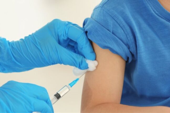 Καμπάνια για τον εμβολιασμό: Μπαράζ SMS στα κινητά 450.000 ανεμβολίαστων