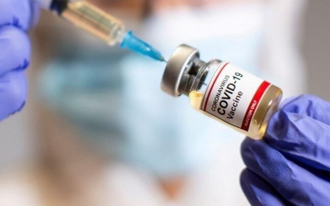 Κορονοϊός: Τι γίνεται με την τέταρτη δόση - Συνεδριάζει η Επιτροπή Εμβολιασμών