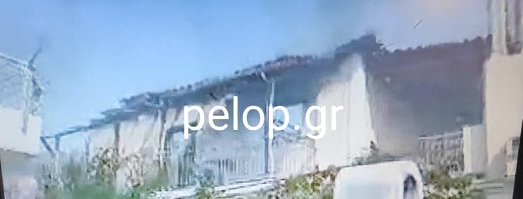 Φωτιά Ελεκίστρα: Στις φλόγες σπίτια - Εντολή για άμεση απομάκρυνση κατοίκων που αρνούνται να εγκαταλείψουν τις περιοχές - ΦΩΤΟ