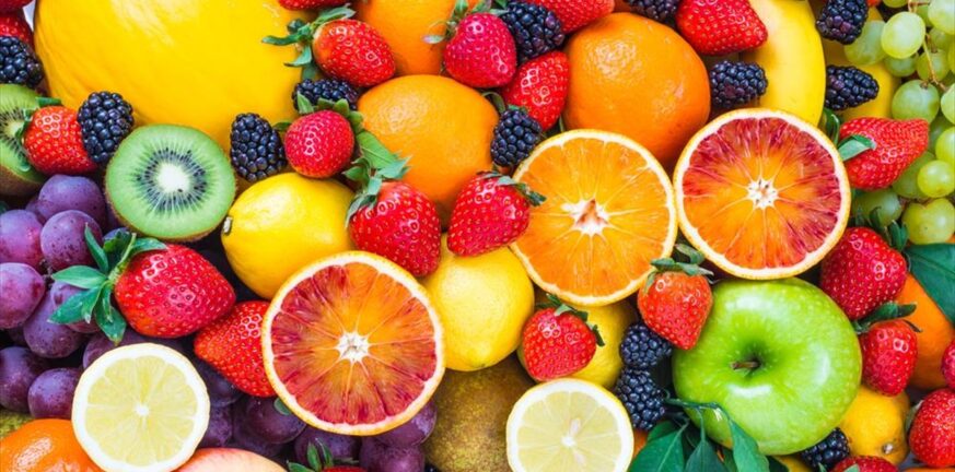 Πέντε φρούτα που χρειαζόμαστε το καλοκαίρι και ποια οφέλη παρέχουν