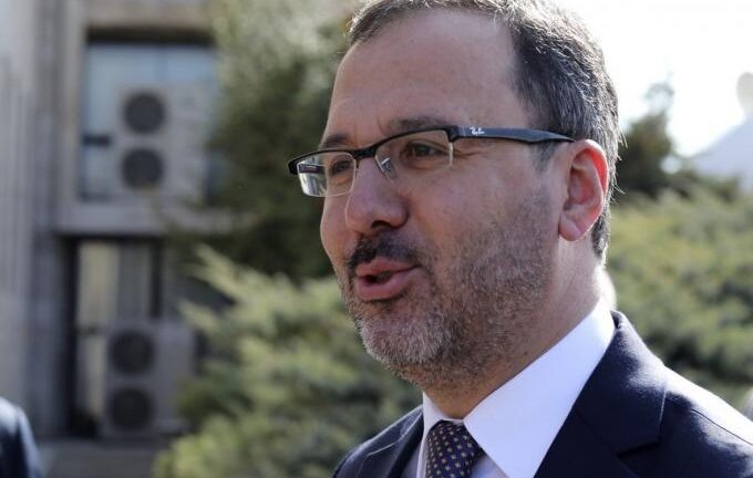 Υπουργός Αθλητισμού Τουρκίας: «Καταδικάζω έντονα τη στάση που αντιμετωπίζει η Γαλατάσαραϊ»